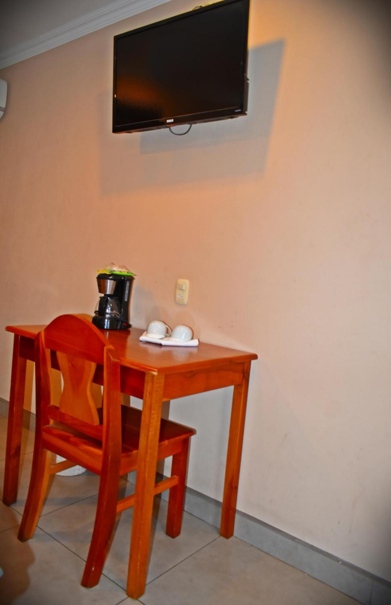 Hotel Cabinas Midey 푼타레나스 외부 사진