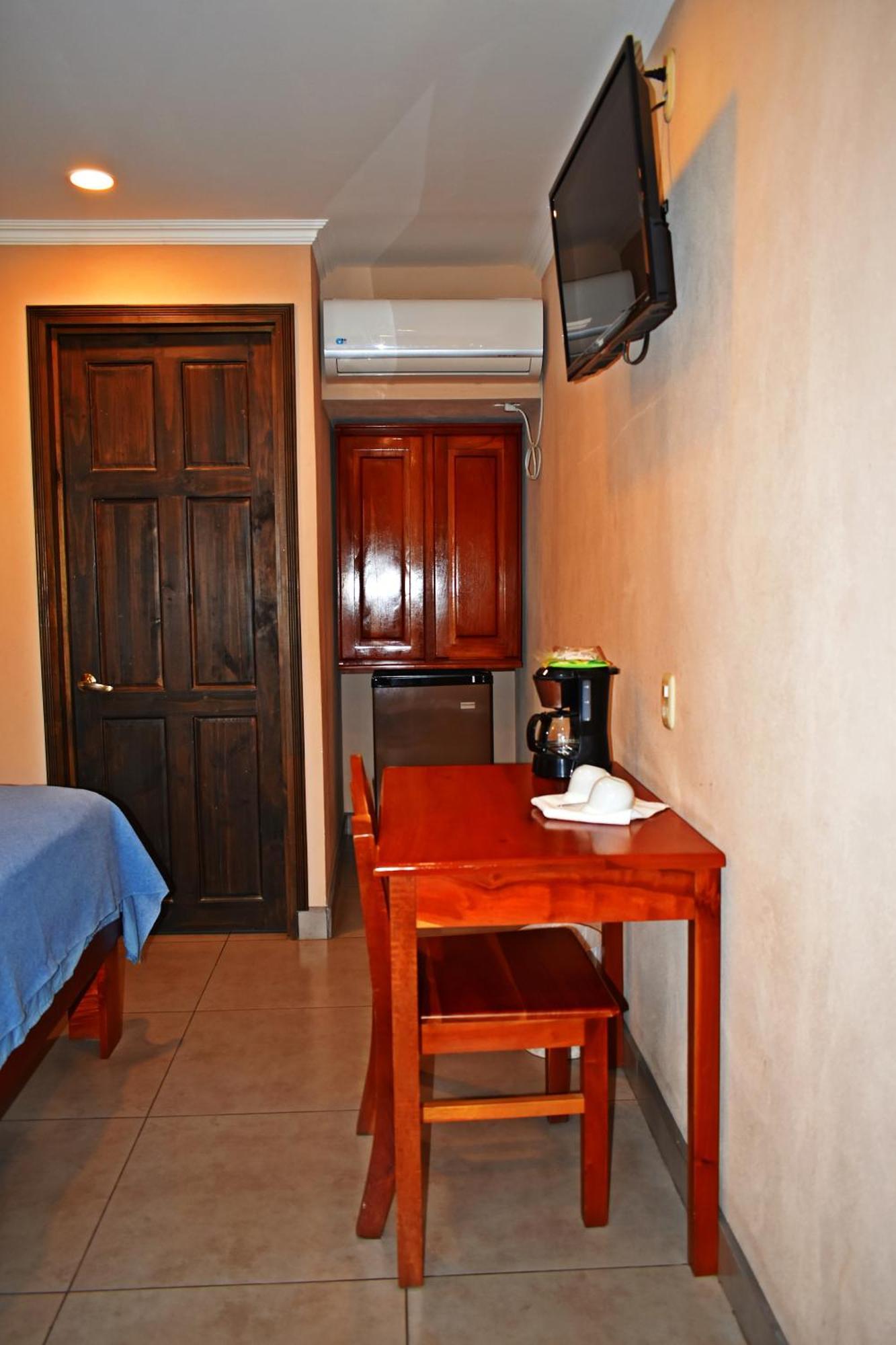 Hotel Cabinas Midey 푼타레나스 외부 사진