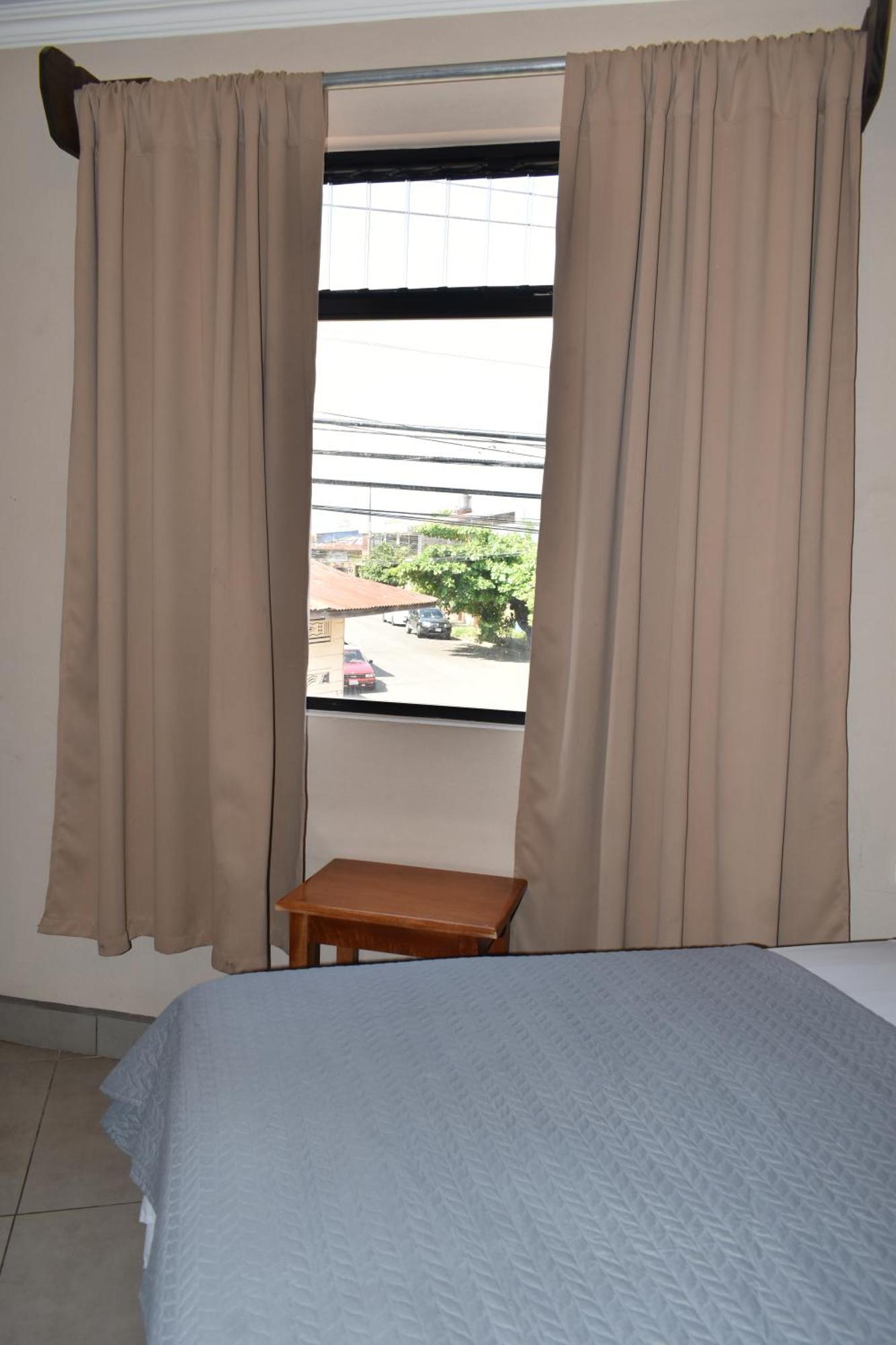 Hotel Cabinas Midey 푼타레나스 외부 사진